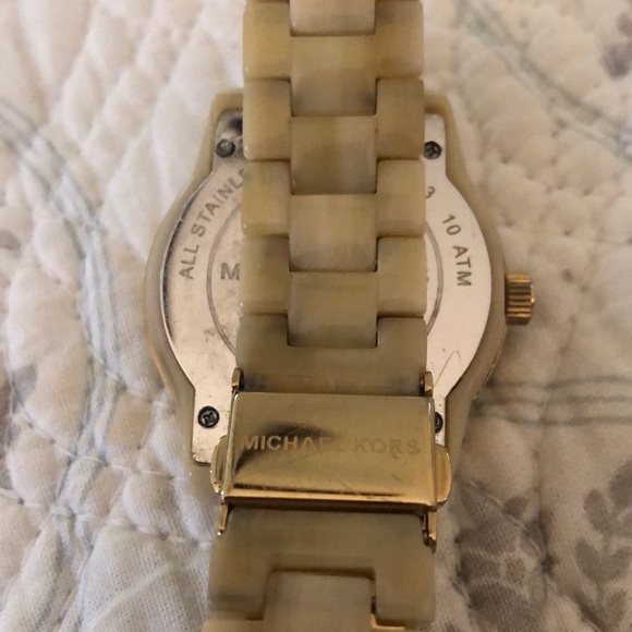 Michael Kors Bone Watch - Picture 3 of 3